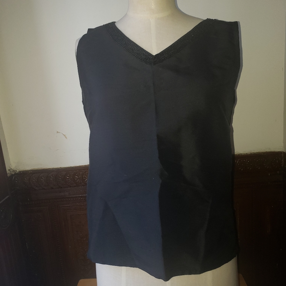 BLOOMINGDALE'S Raw Blk Silk Beaded Top -6P